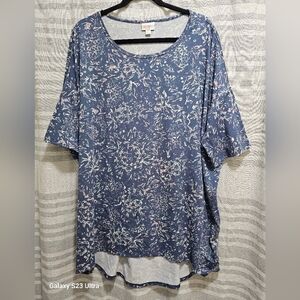 LuLaRoe Simply Comfortable Tee Pink Green White And Blue